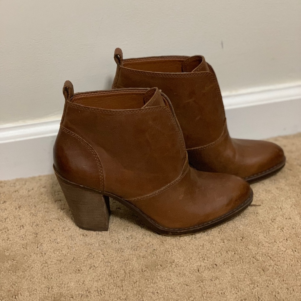 Lucky Brand Heeled Brown Booties